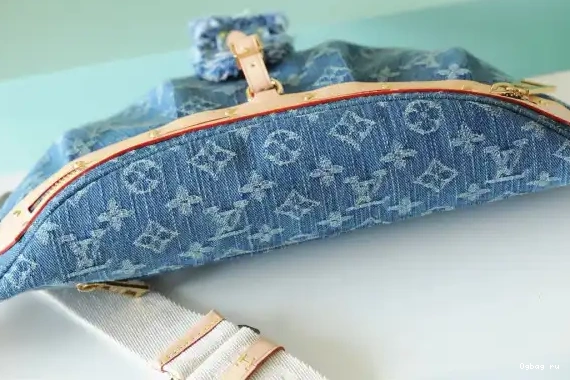 VUITTON LOUIS High Rise 0702